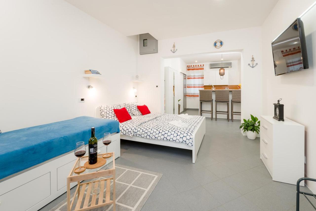 Studio Apartment Sesula Split Kültér fotó