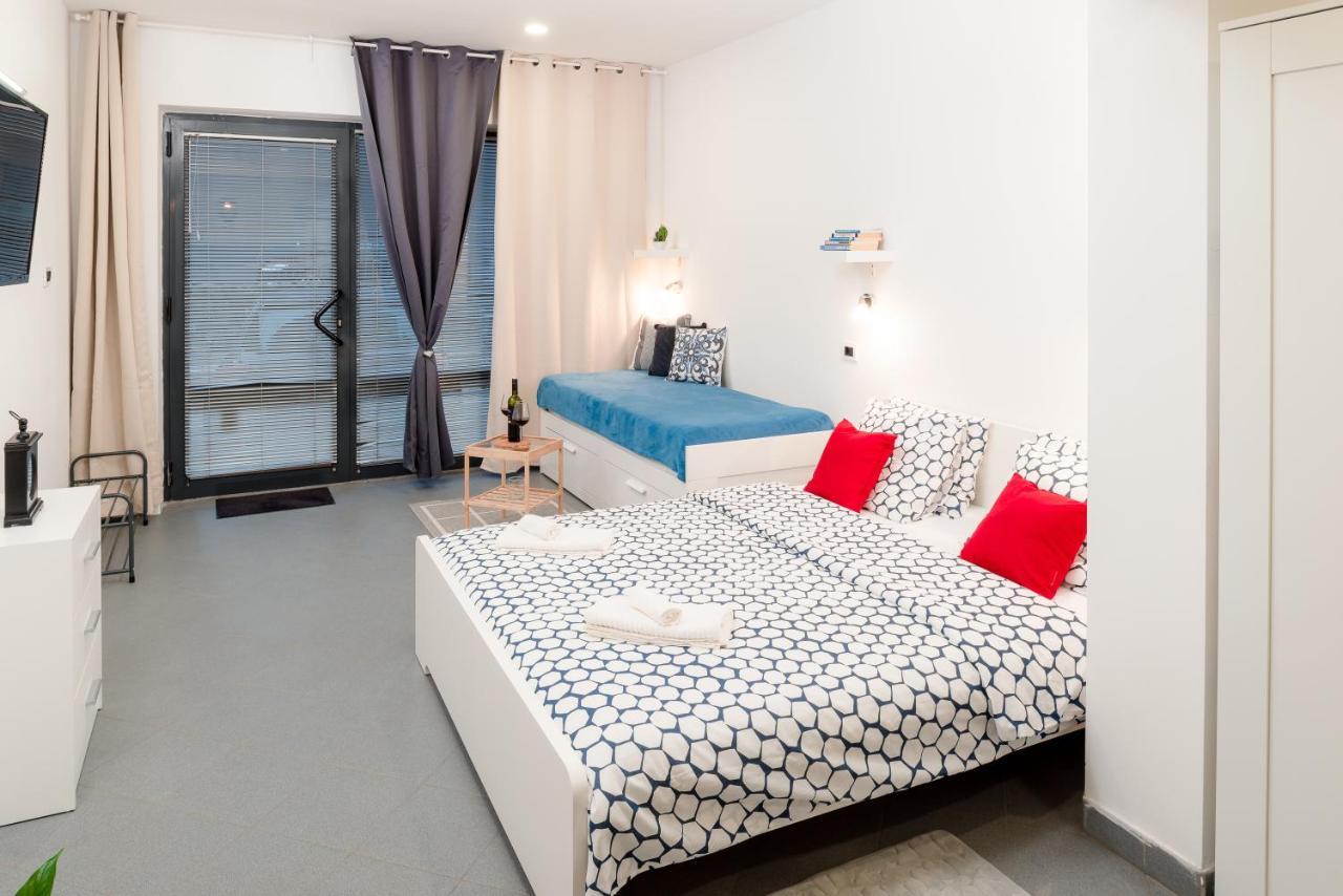 Studio Apartment Sesula Split Kültér fotó