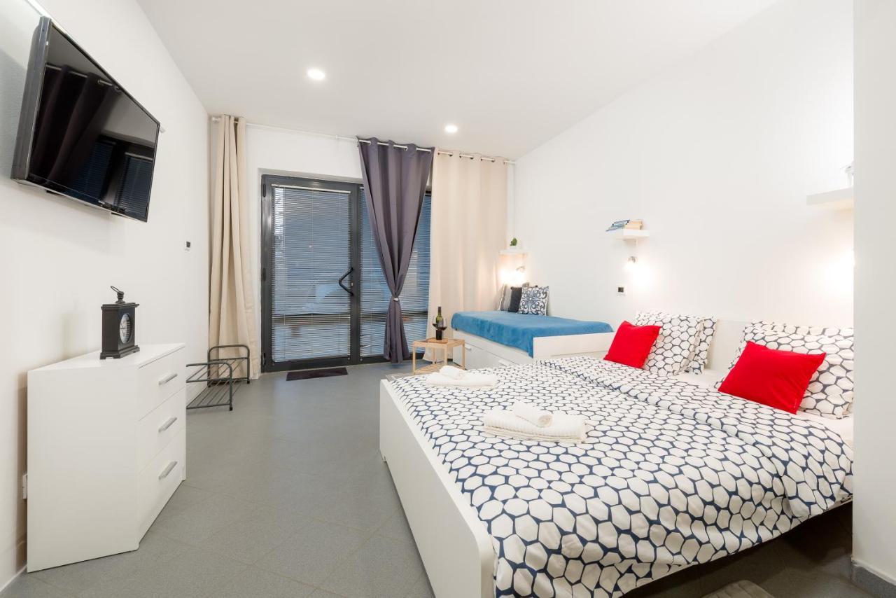 Studio Apartment Sesula Split Kültér fotó