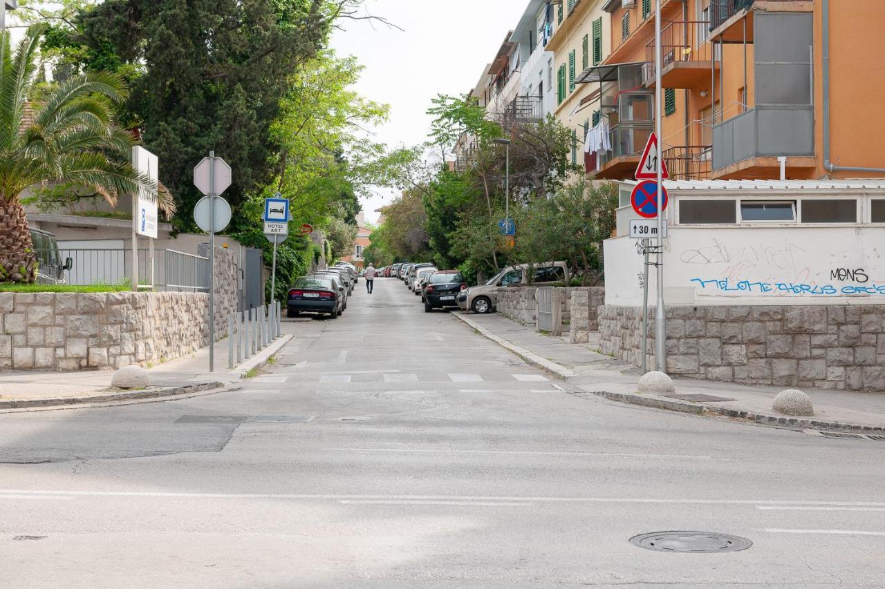 Studio Apartment Sesula Split Kültér fotó